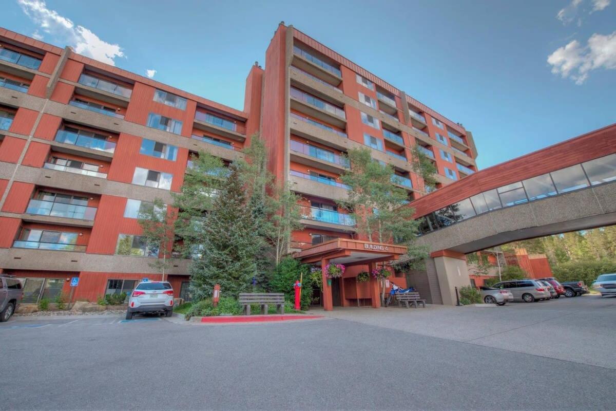 One Bdr Ski In Ski Out Condo ブリッケンリッジ エクステリア 写真